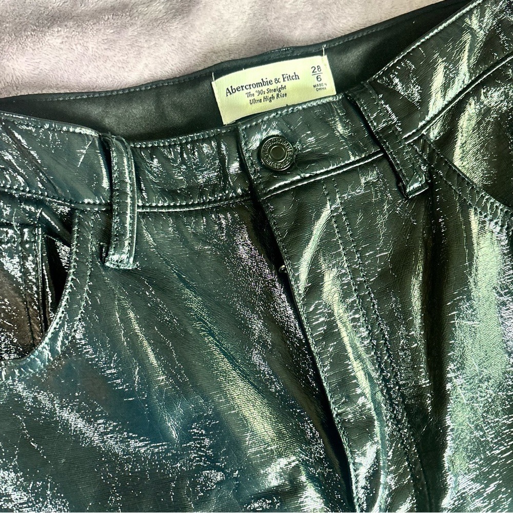 Abercrombie & Fitch The90s Straight Ultra High Rise Vegan Leather Pants Black 28 - Picture 2 of 6